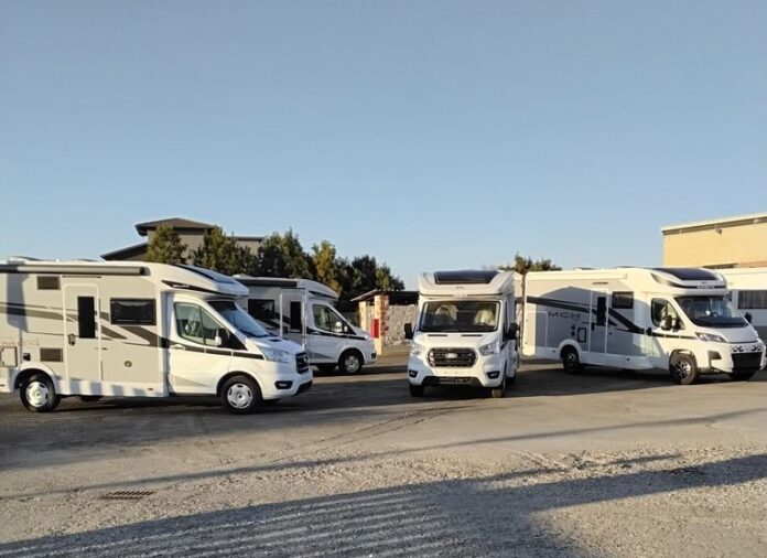 Valsesia Centro Caravan Pezzana Casa del camper