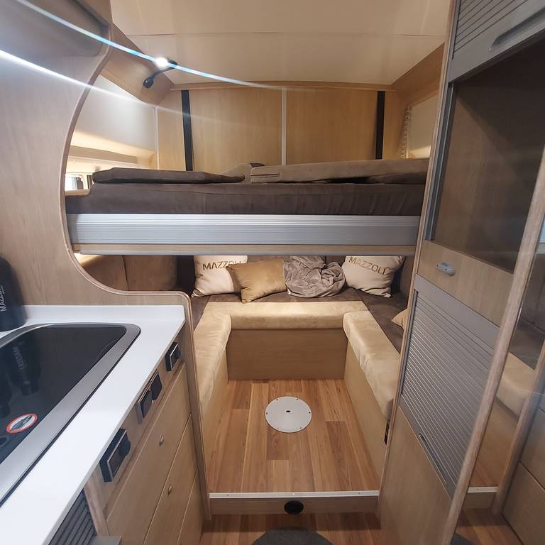 Bunkervan van