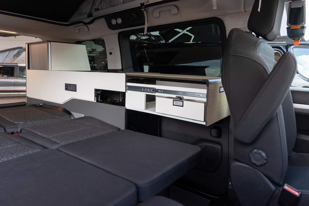 Panama minivan