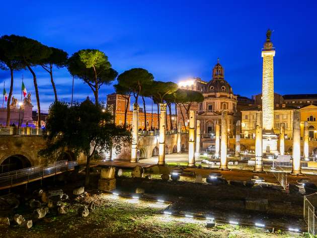 Roma: passeggiate serali nei Fori Imperiali